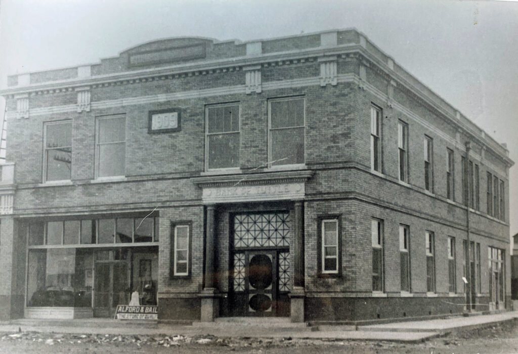 1909 bank building