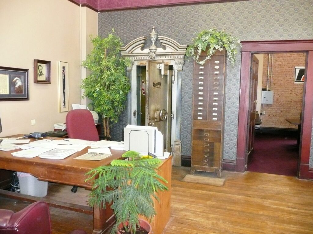 2009 Bank of Tuttle